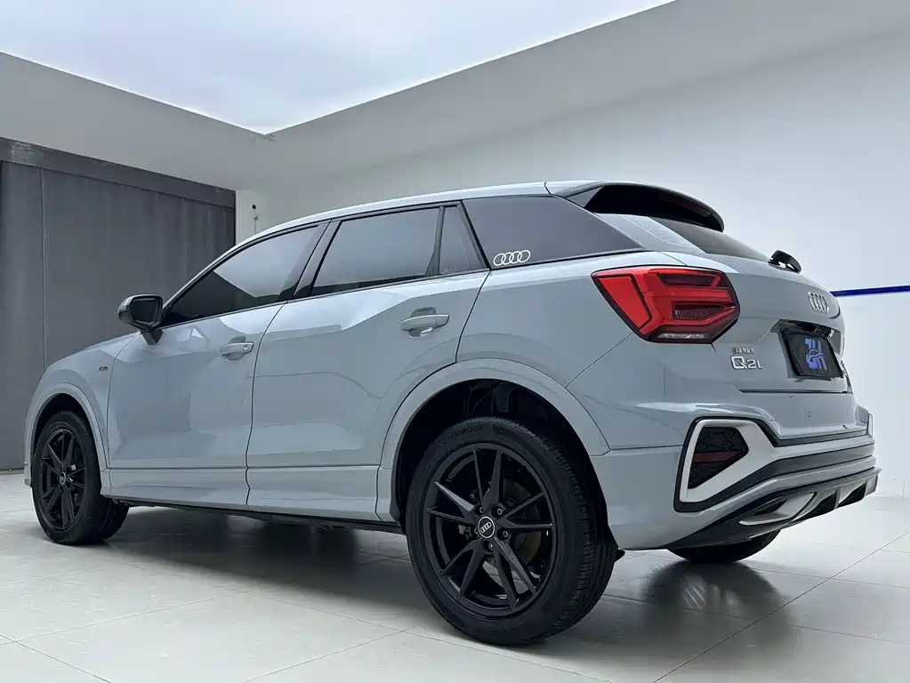 Audi Q2L 2023
