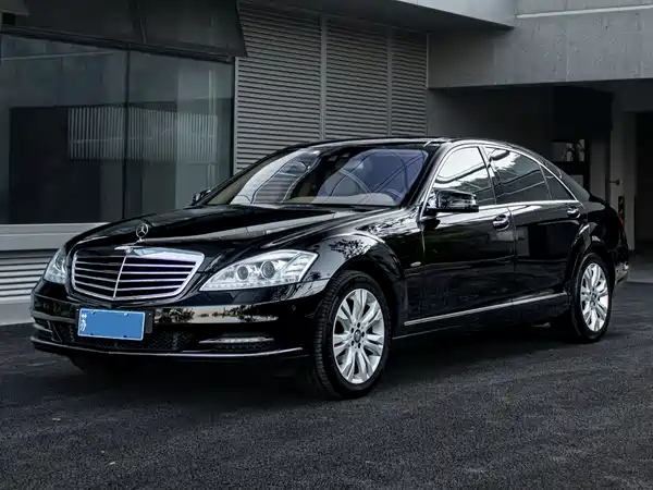 Mercedes-Benz S-Class 2012