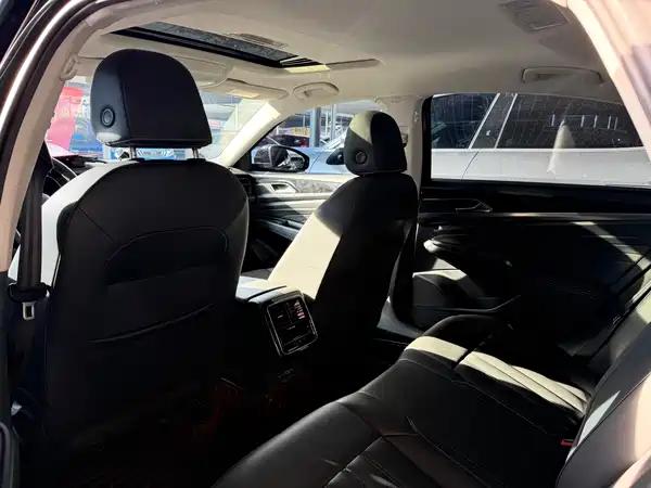 Volkswagen Passat Plug-In Hybrid 2022
