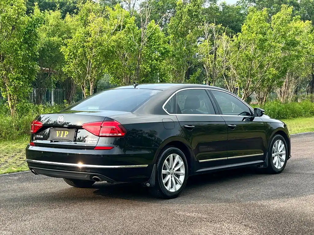 Volkswagen Passat 2017 — фото 9