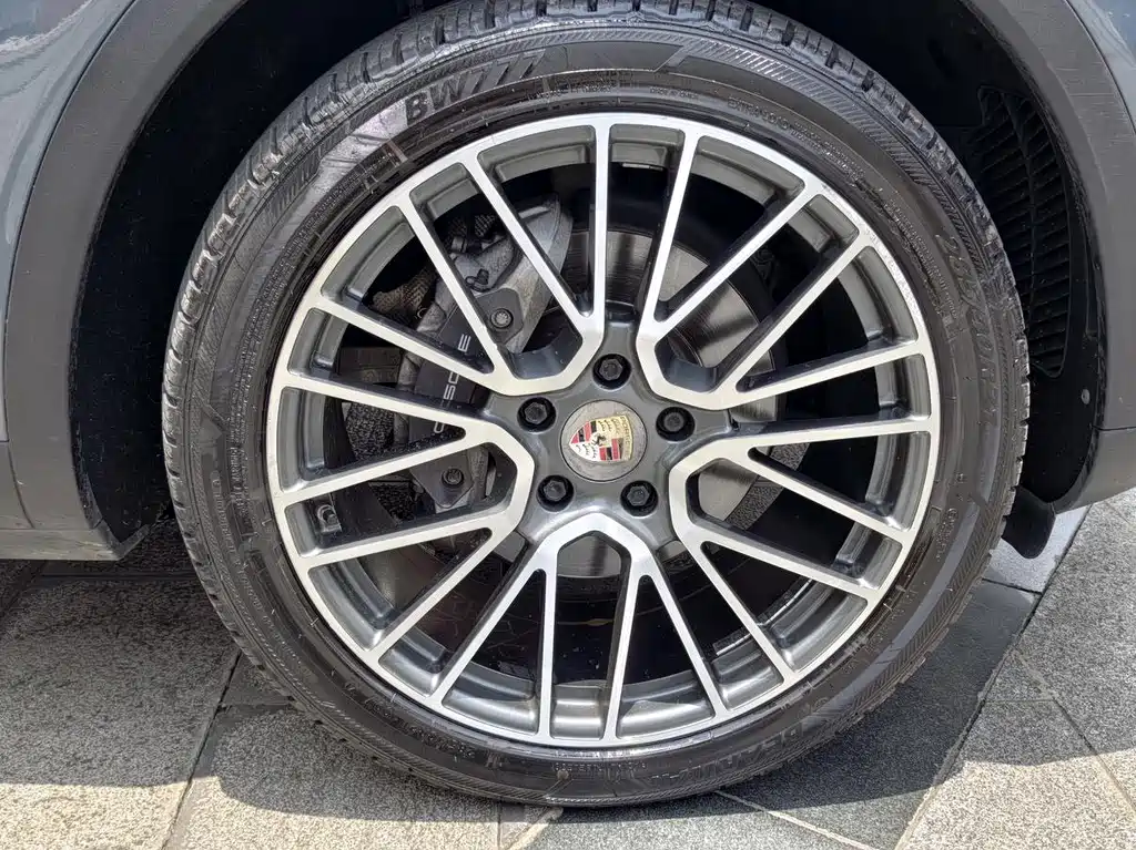 Porsche Cayenne 2018 — фото 14