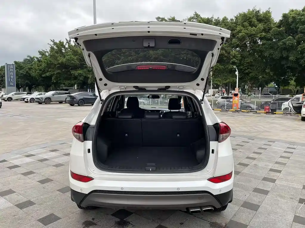 Hyundai Tucson 2016 — фото 12