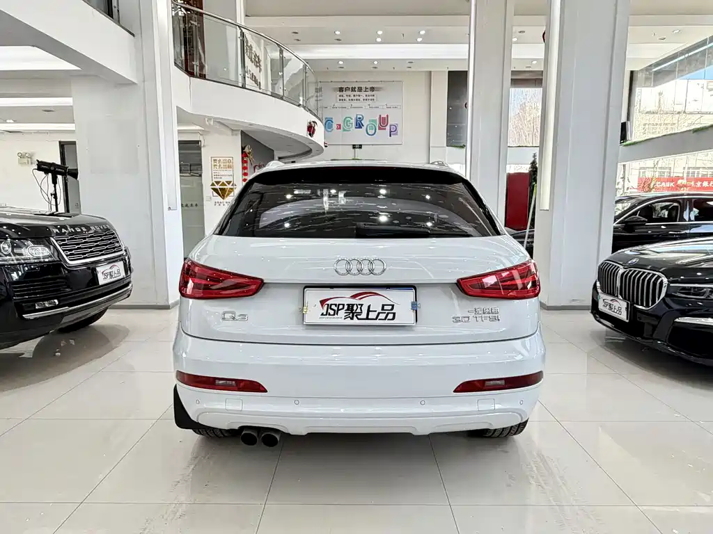 Audi Q3 2016 — фото 11