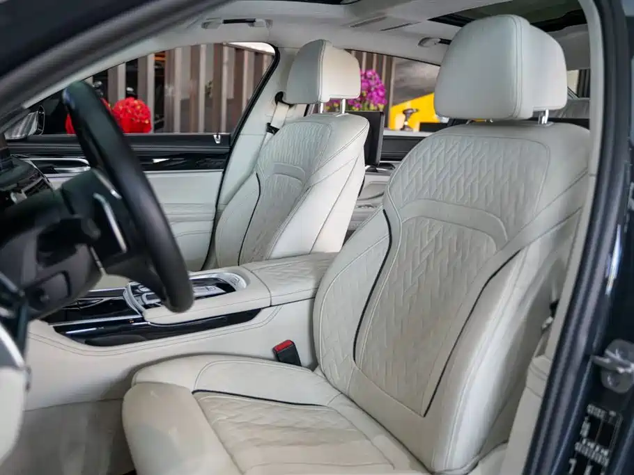 BMW 7 Series 2023 — фото 17