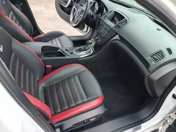 Buick Regal 2011