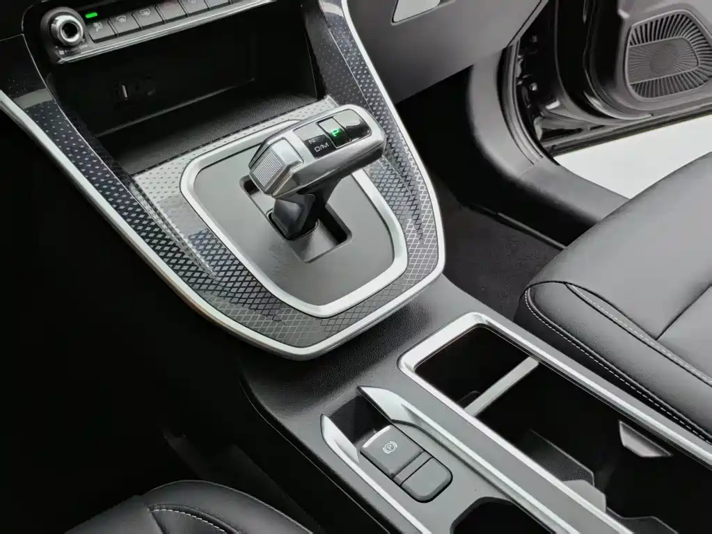 Haval M6 2022 — фото 16