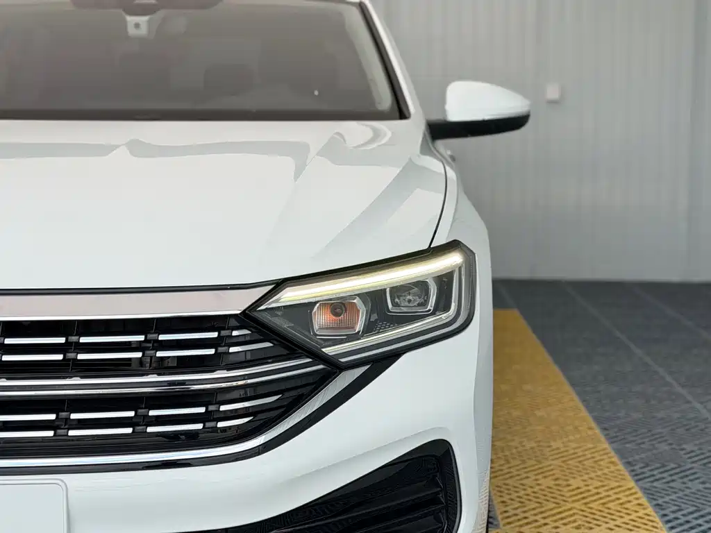 Volkswagen Sagitar 2023