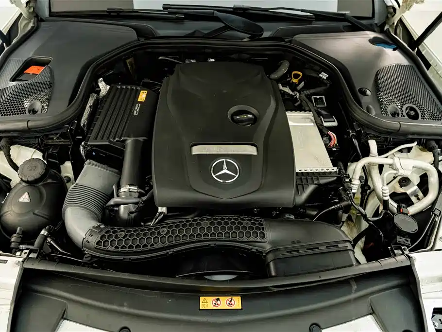Mercedes-Benz E-Class 2017 — фото 25