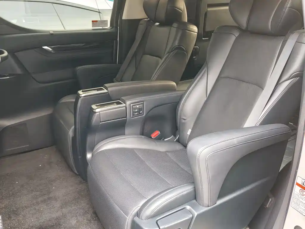 Toyota Vellfire 2019 — фото 9