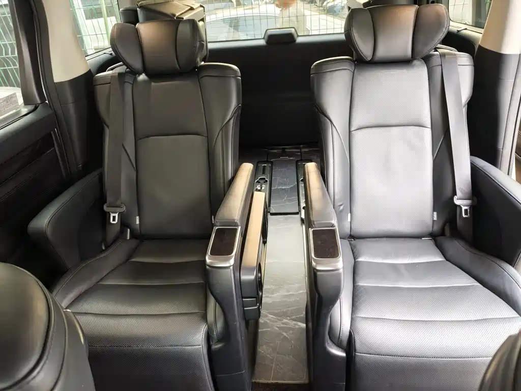 Toyota Vellfire 2019 — фото 12