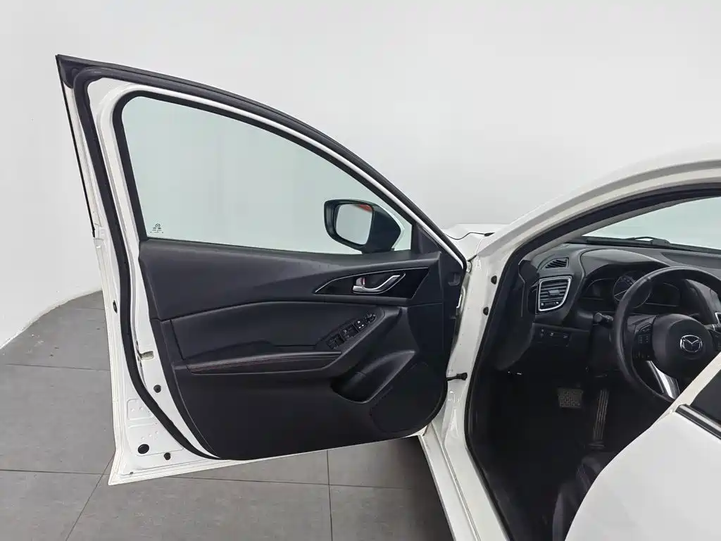 Mazda 3 Angkesela 2015 — фото 8