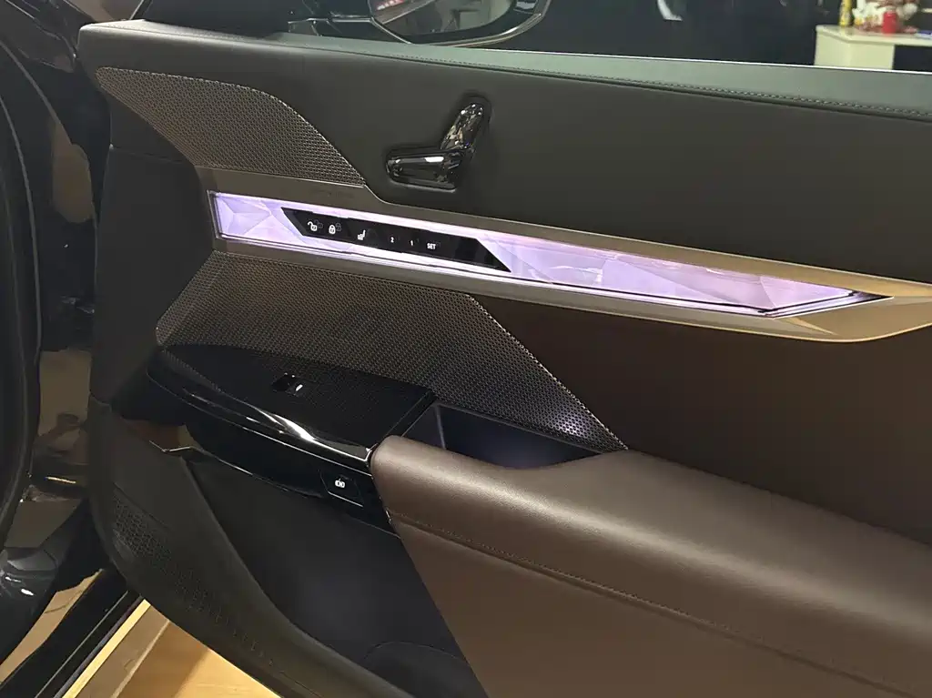 BMW 7 Series 2023 — фото 15