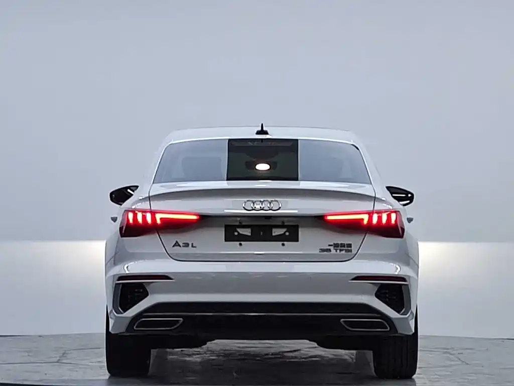 Audi A3 2022 — фото 11