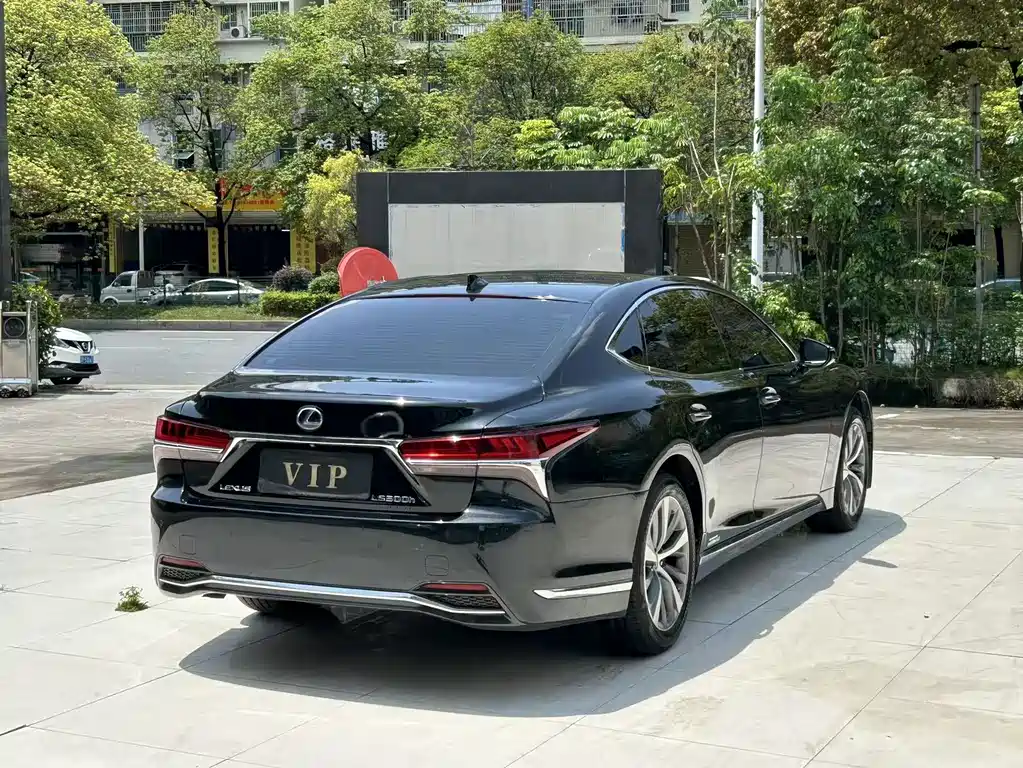 Lexus LS 2020 — фото 7