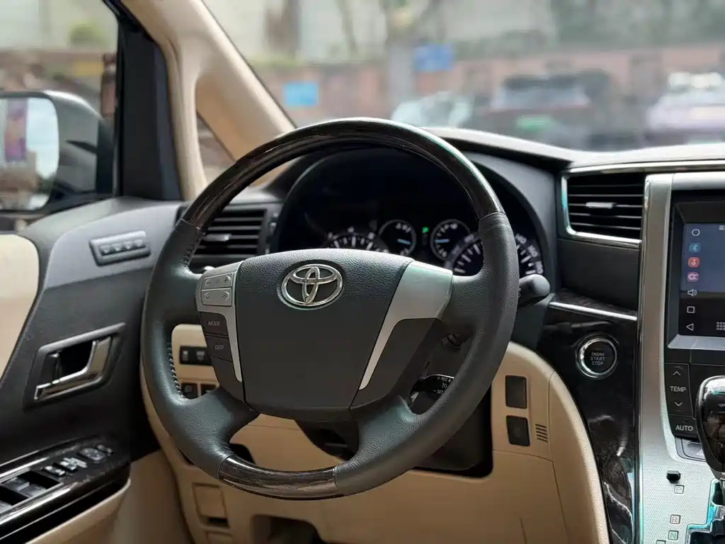 Toyota Alphard 2015 — фото 15
