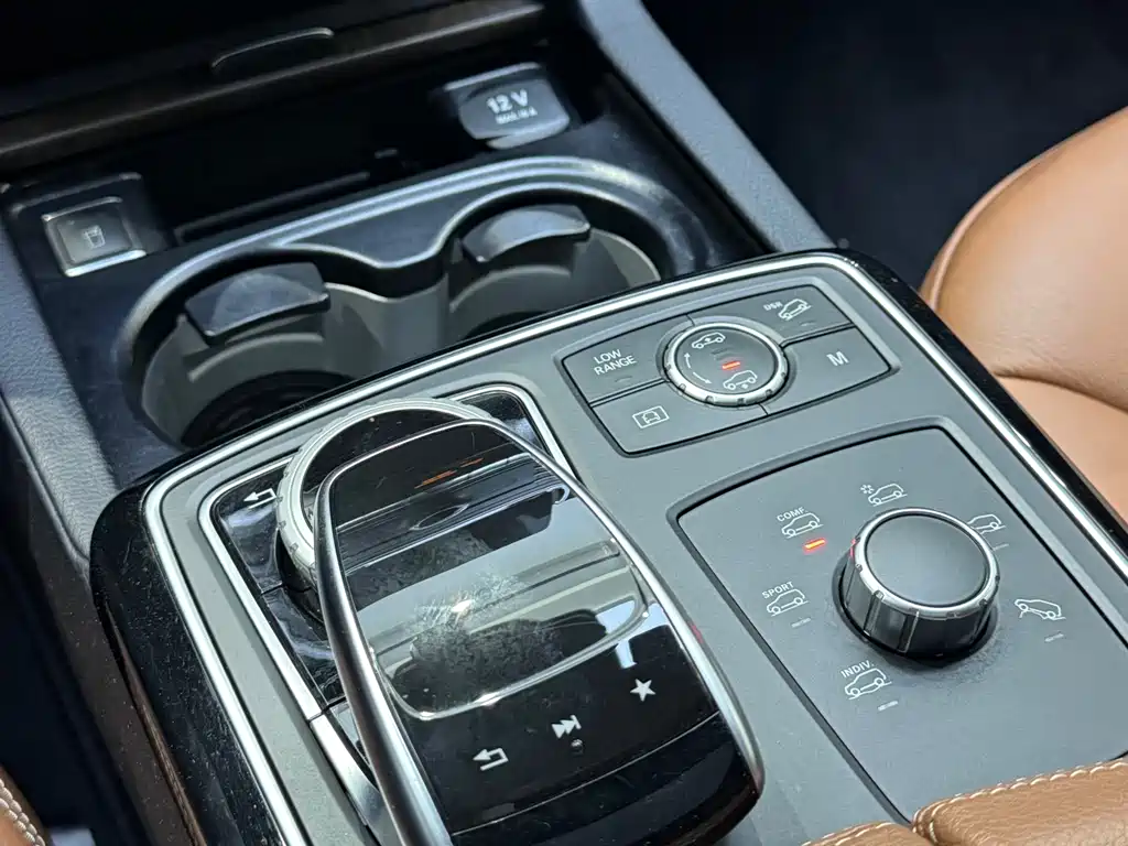 Mercedes-Benz GLS 2018 — фото 12