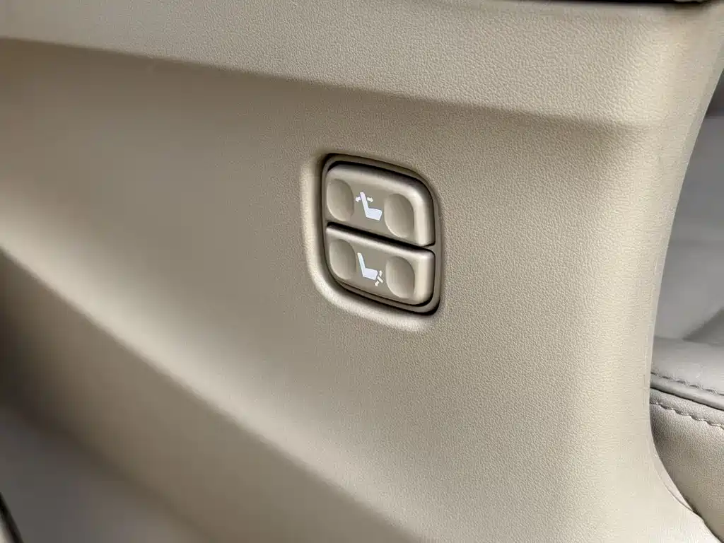 Toyota Alphard 2015 — фото 24