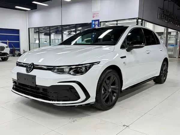Volkswagen Golf 2021