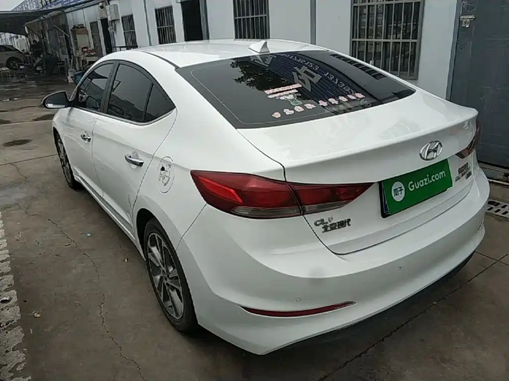 Hyundai Elantra 2019 — фото 5