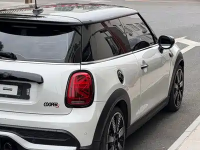 MINI MINI 2023