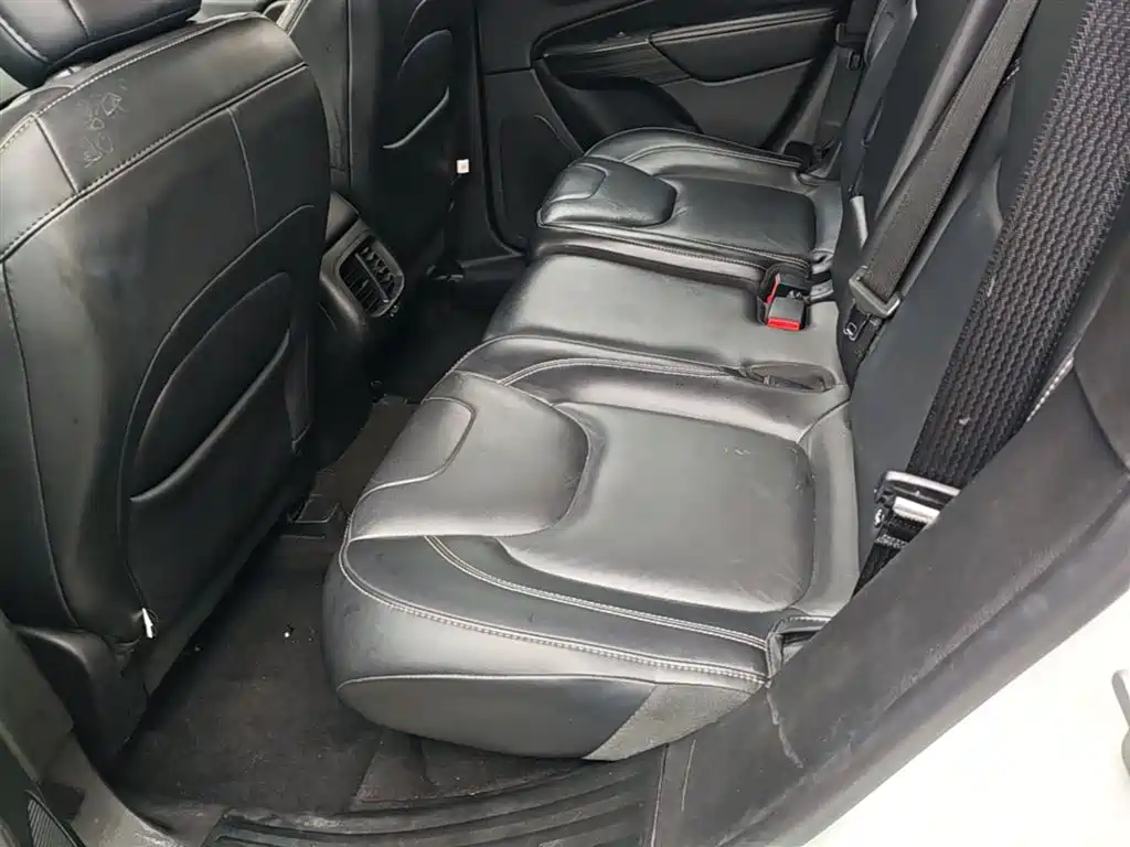 Jeep Cherokee 2018 — фото 17