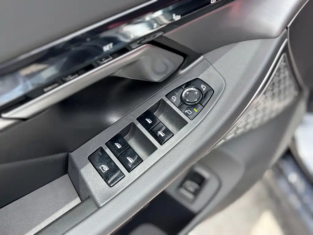BMW 5 Series 2024 — фото 15