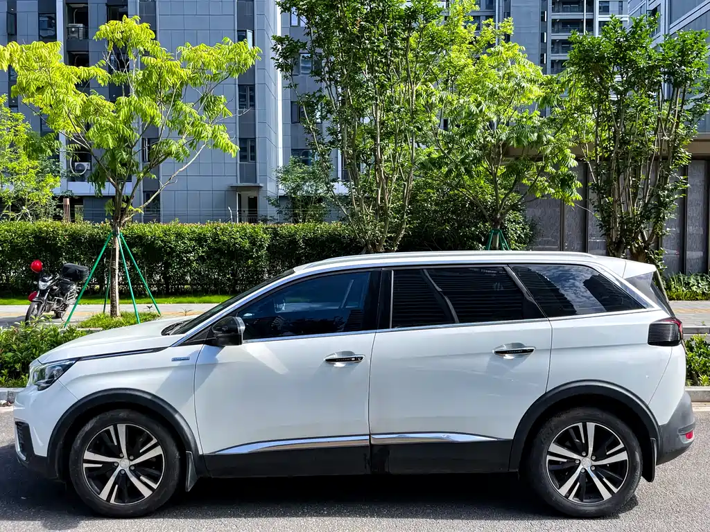 Peugeot 5008 2017 — фото 4