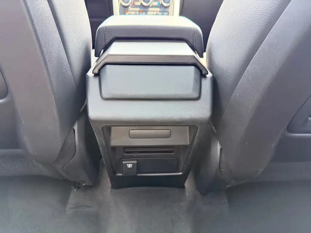 Land Rover Discovery Sport 2017 — фото 19