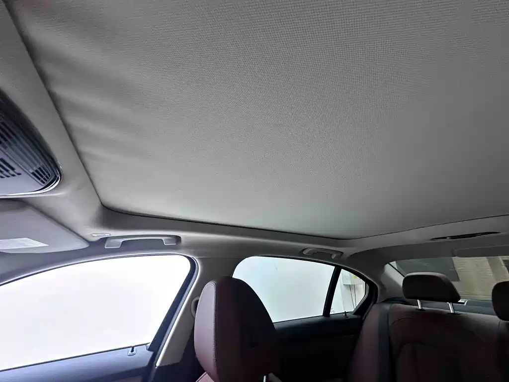 BMW 3 Series 2023 — фото 15