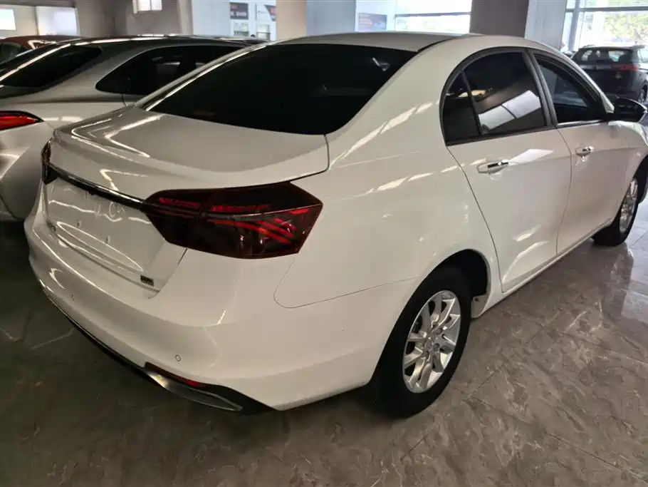 Geely Emgrand 2020 — фото 3