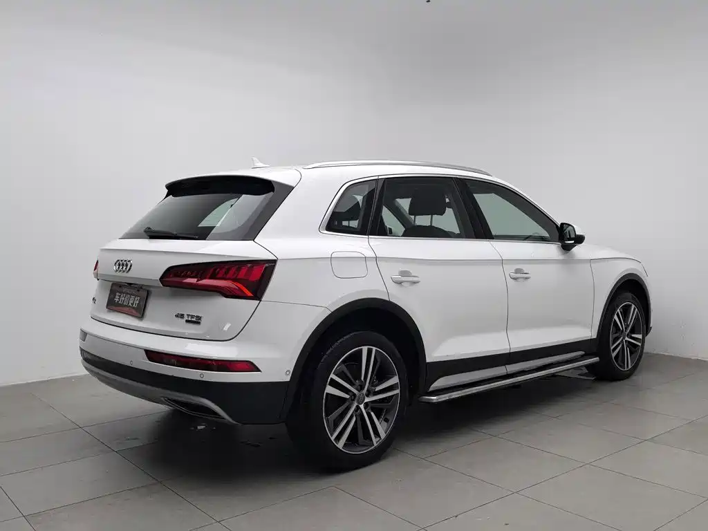 Audi Q5L 2020 — фото 2