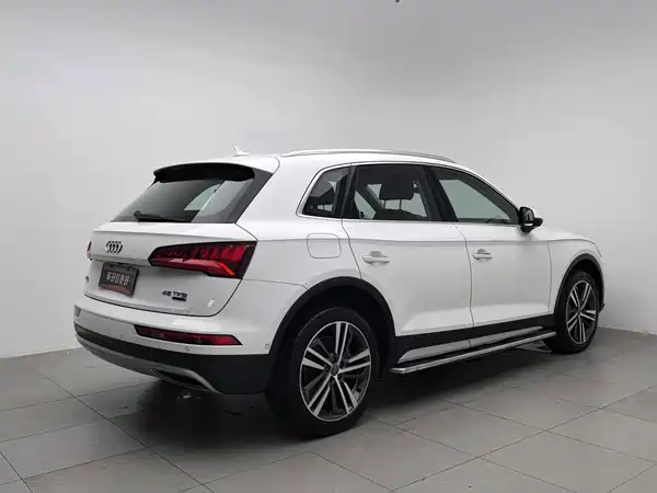 Audi Q5L 2020