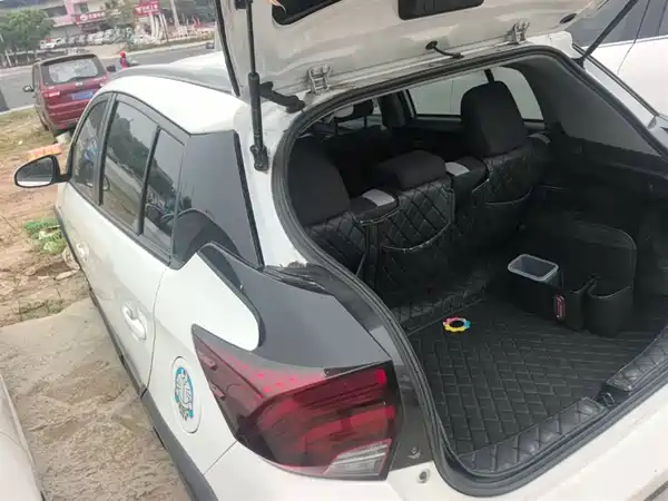 Toyota Yaris L 2021