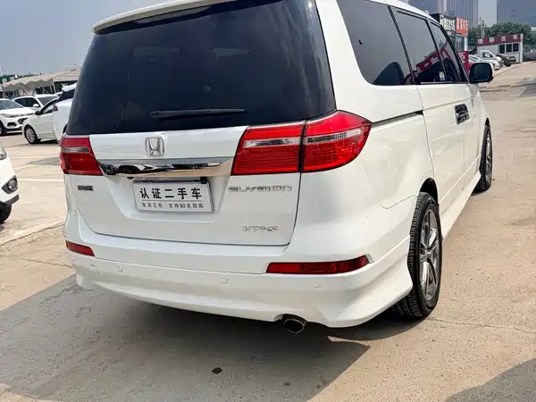 Honda Elysion 2013