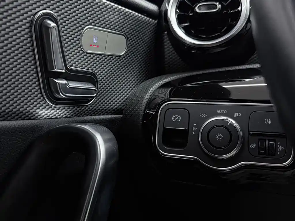 Mercedes-Benz A-Class 2022 — фото 13