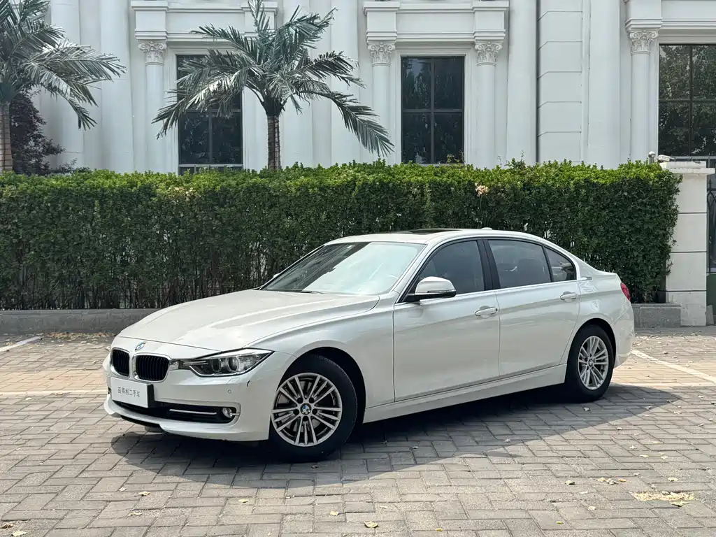 BMW 3 Series 2015 — фото 1