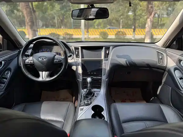 Infiniti Q50 2014