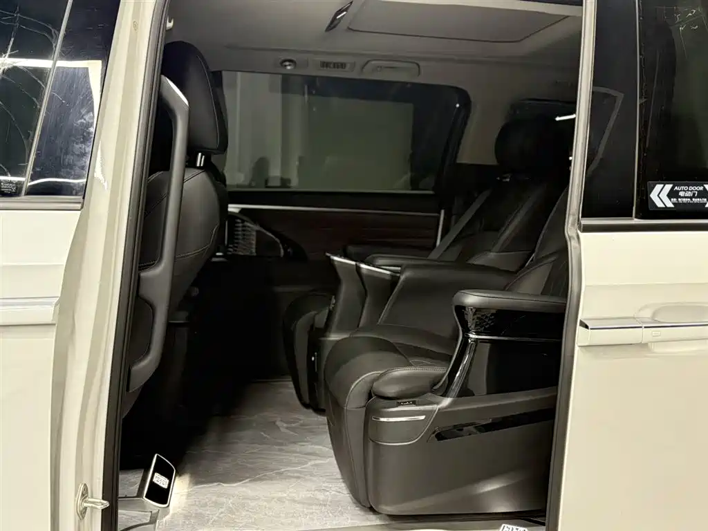 GAC Motor Trumpchi M8 2025 — фото 7