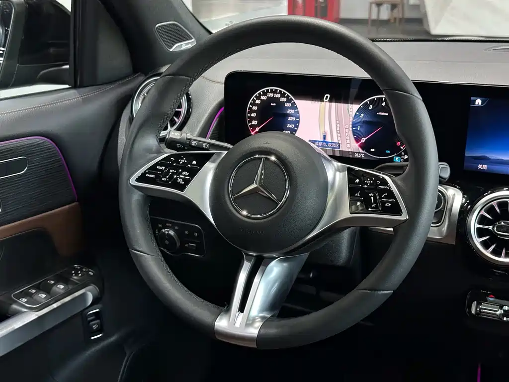 Mercedes-Benz GLB 2024 — фото 14