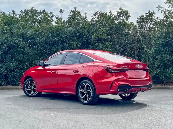 MG MG5 2025