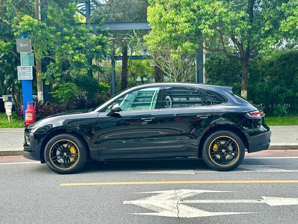 Porsche Macan 2023 — фото 3