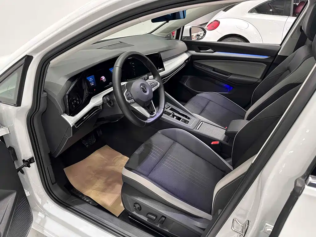 Volkswagen Golf 2021