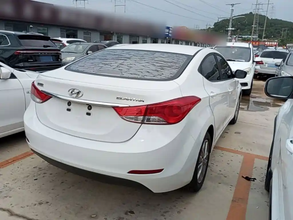 Hyundai Elantra 2016
