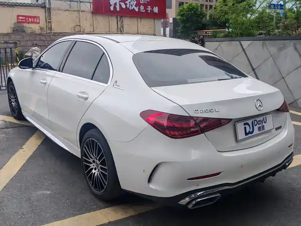 Mercedes-Benz C-Class 2024