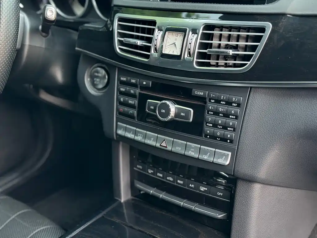 Mercedes-Benz E-Class 2014 — фото 19