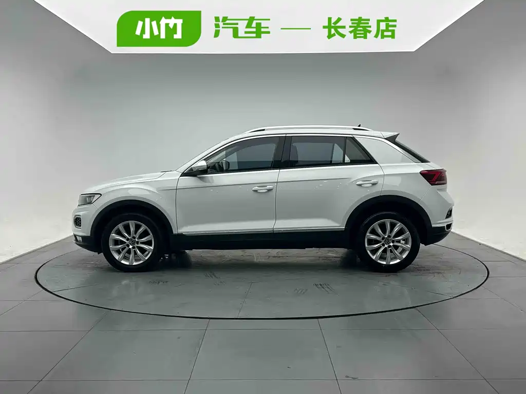 Volkswagen T-Roc 2023 — фото 3