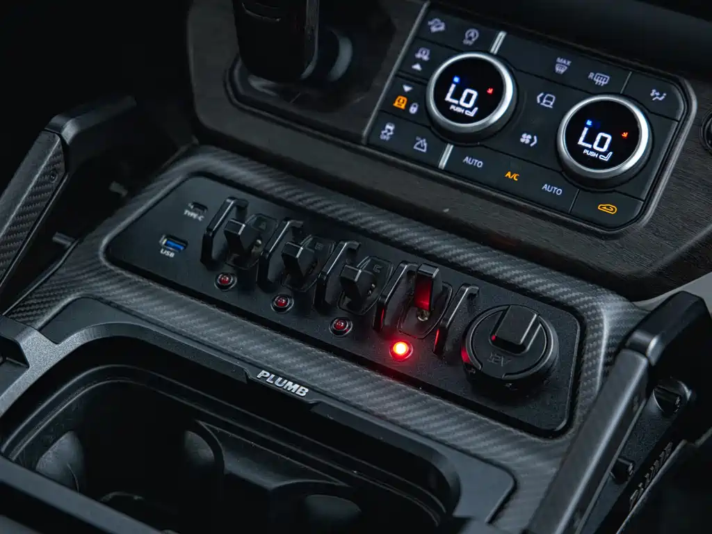 Land Rover Defender 2022 — фото 15