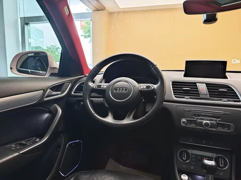 Audi Q3 2019 — фото 16