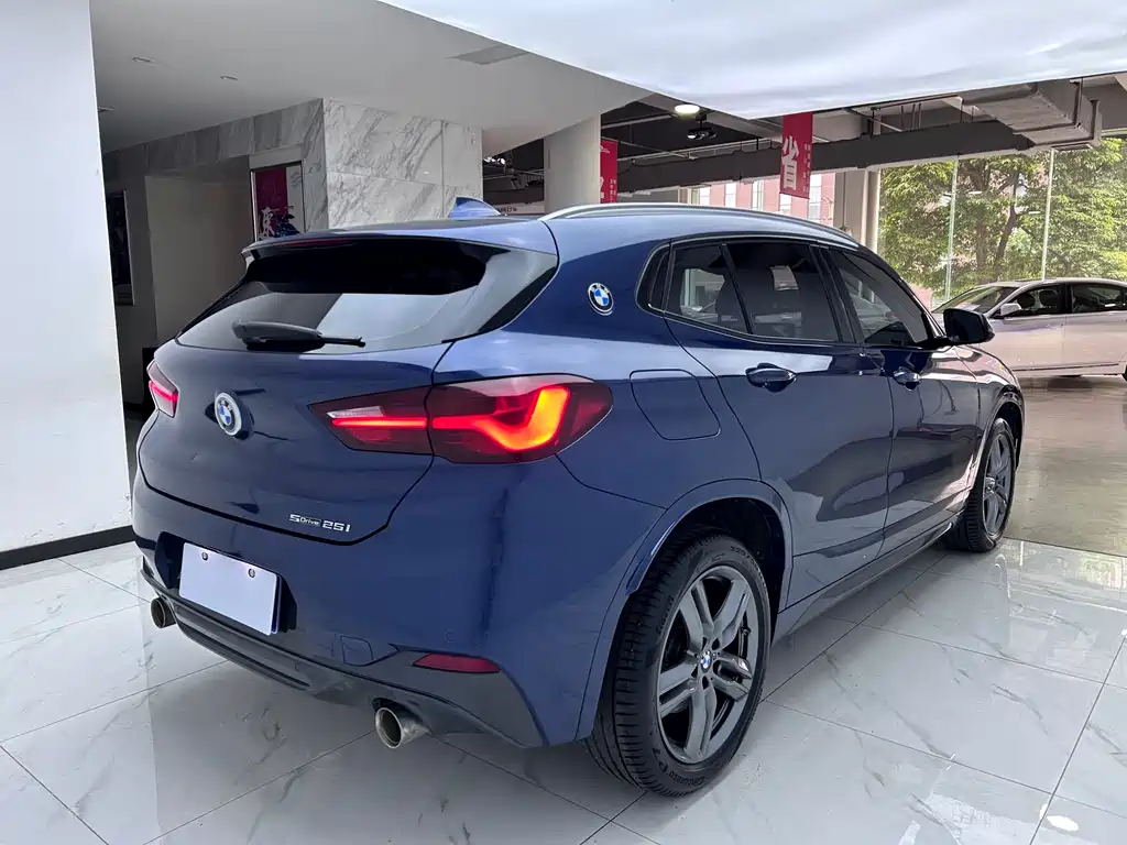 BMW X2 2022 — фото 7