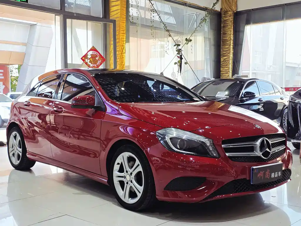 Mercedes-Benz A-Class 2014 — фото 3